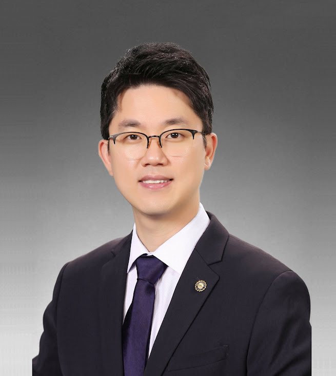 Portrait of Dr. Tae J. Kwon